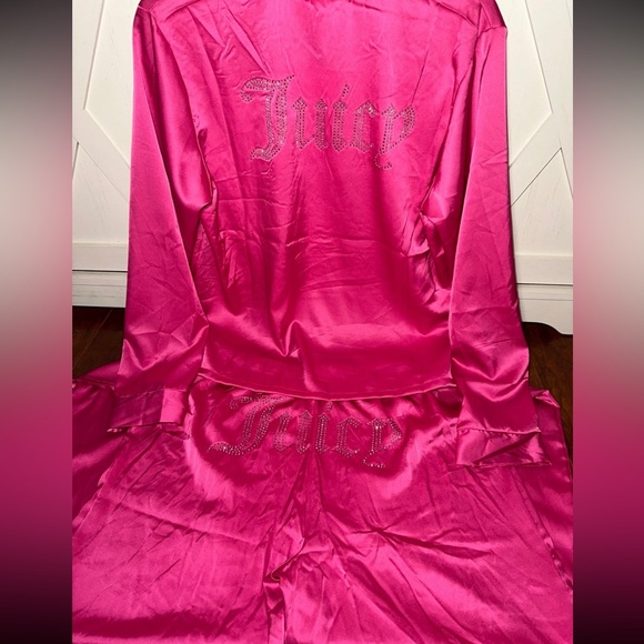 Juicy Couture Satin Silk Pink Pajama Set in Size Large - Picture 8 of 9